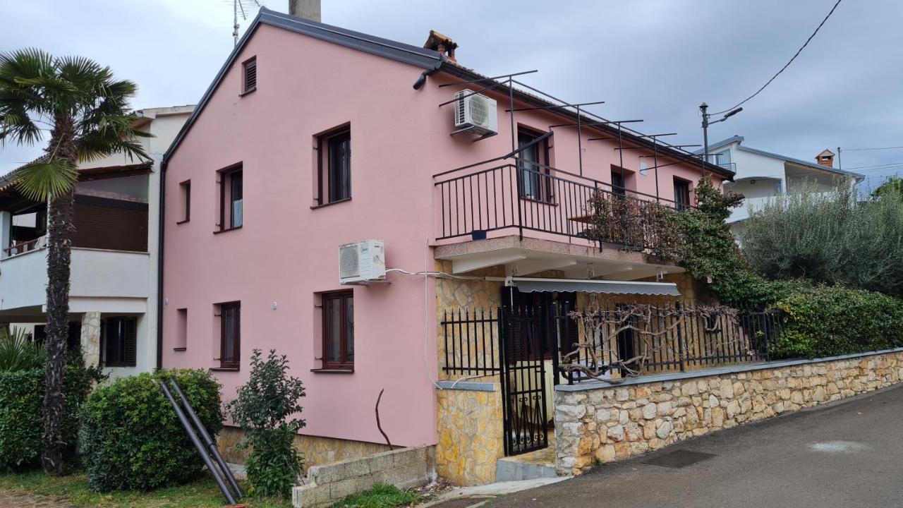 Apartment Nela Funtana Bagian luar foto
