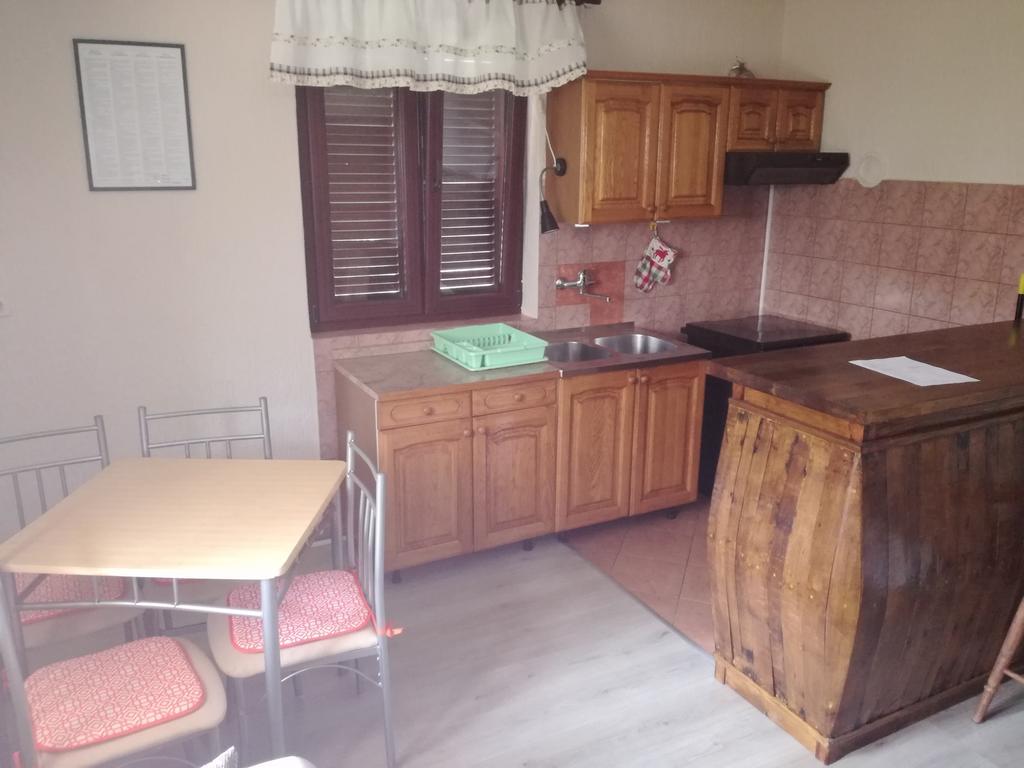 Apartment Nela Funtana Bagian luar foto