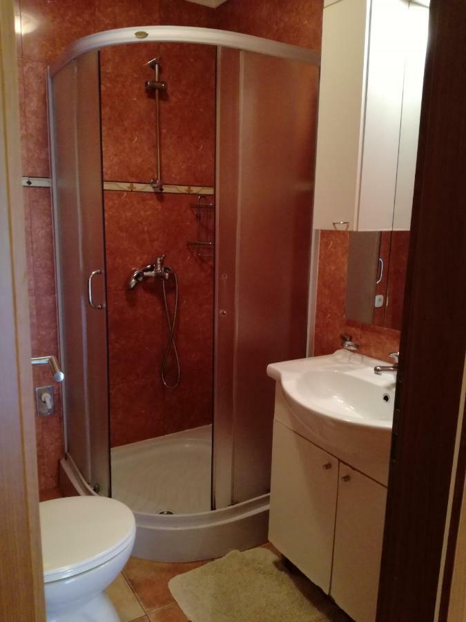 Apartment Nela Funtana Bagian luar foto